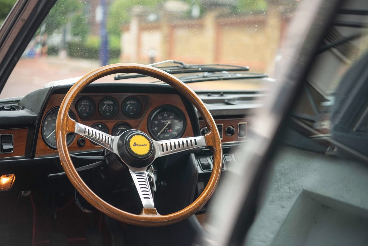 Intérieur Fiat Dino — Volant Nardi avec badge Dino